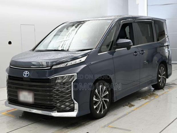 Toyota Voxy 2022 Gray