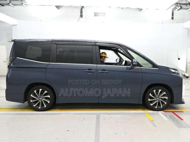 Toyota Voxy 2022 Gray