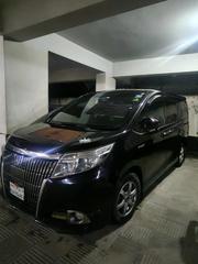 Toyota Esquire 1.8 FWD Hybrid (7 seater) 2015 Red for sale