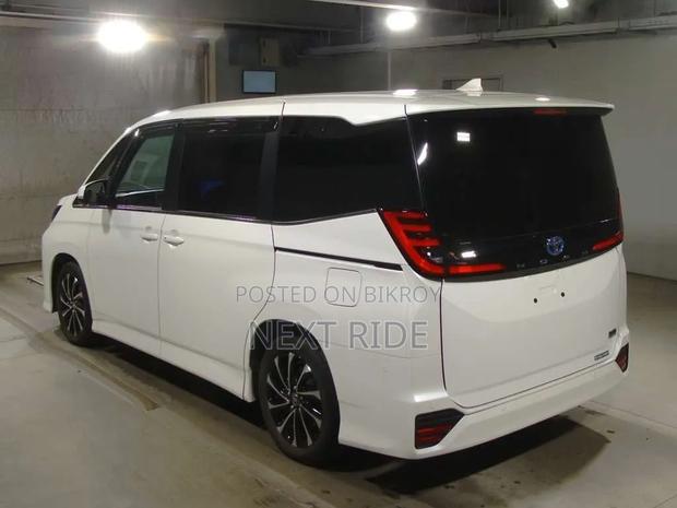 Toyota Noah 2022 Pearl