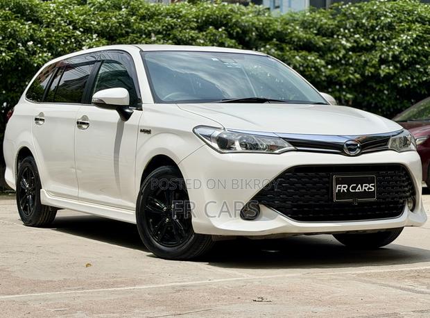 Toyota Corolla Fielder 1.5 Hybrid FWD 2016 White