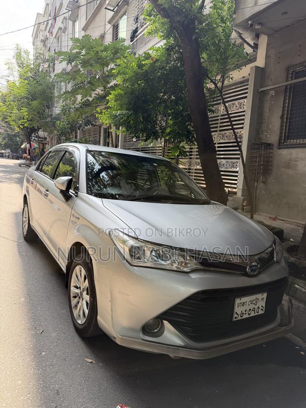 Toyota Axio 1.5 Hybrid 2WD 2017 Silver