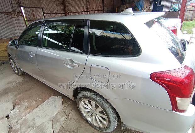 Toyota Corolla Fielder 2013 Silver