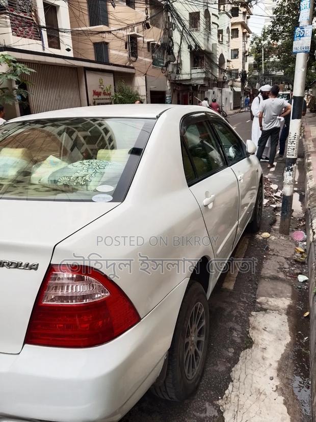 Toyota Corolla 2004 White