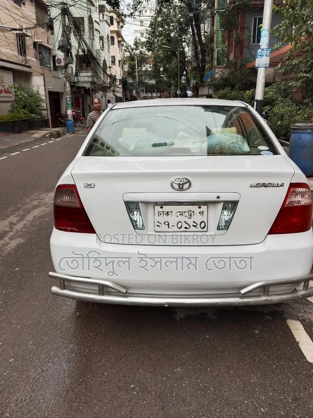 Toyota Corolla 2004 White