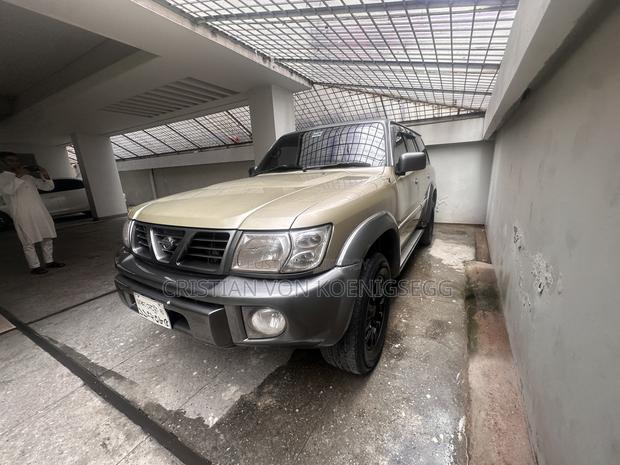 Nissan Patrol 1997 Gold