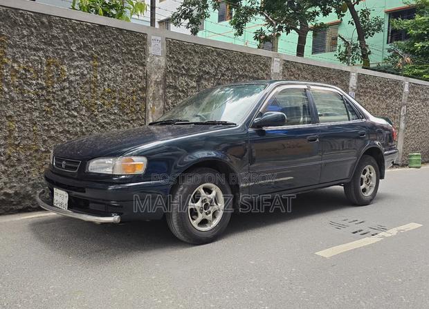 Toyota Corolla 1995 Green