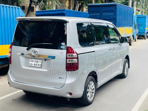 New Toyota Noah 2012 Silver