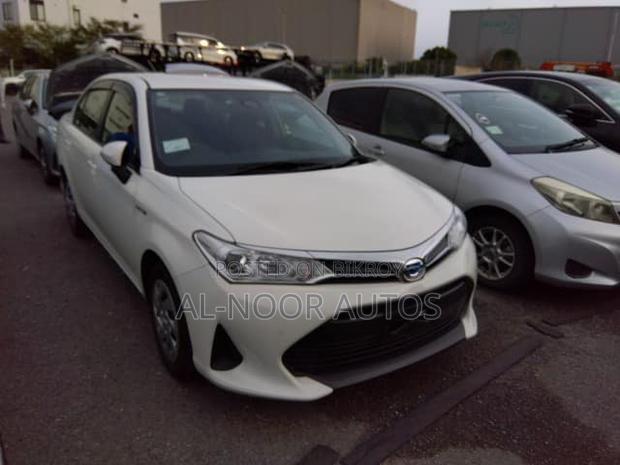 Toyota Axio 2021 White