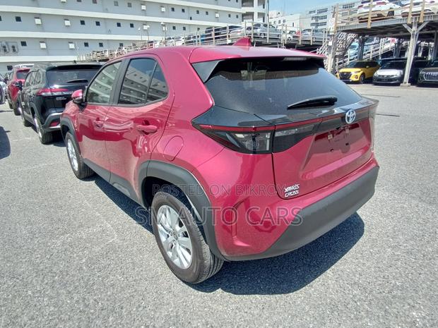 Toyota Yaris Cross 1.5 Hybrid FWD 2021 Red