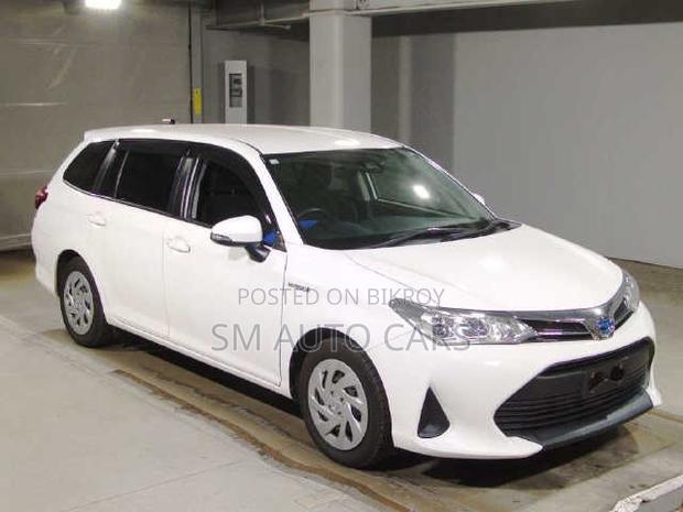 Toyota Corolla Fielder 1.5 Hybrid FWD 2021 White