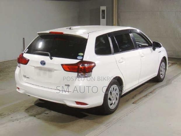 Toyota Corolla Fielder 1.5 Hybrid FWD 2021 White
