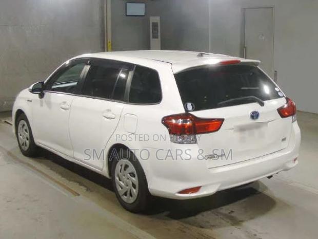 Toyota Corolla Fielder 1.5 Hybrid FWD 2021 White