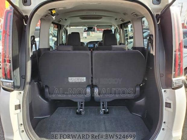 Toyota Noah 2021 Pearl