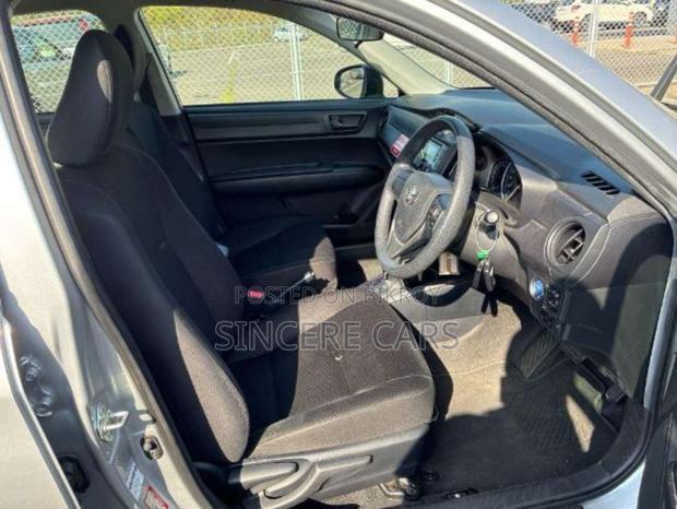 Toyota Axio 2021 Silver