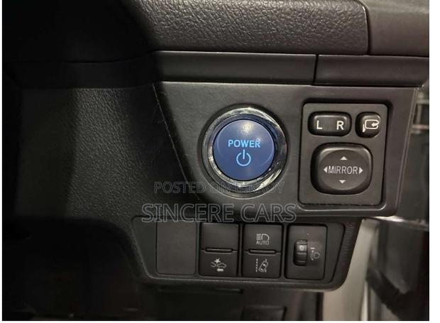 Toyota Axio 2021 Silver