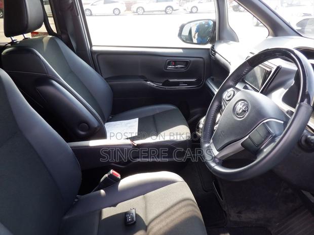 Toyota Noah 2021 Pearl