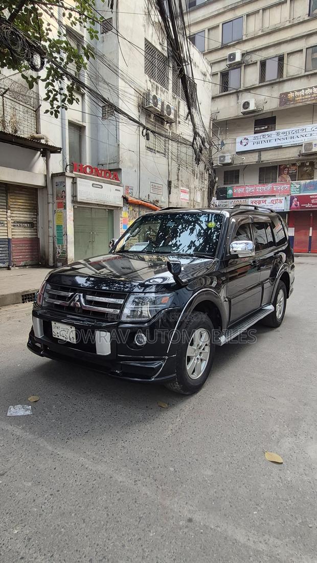 Mitsubishi Pajero 2006 Black