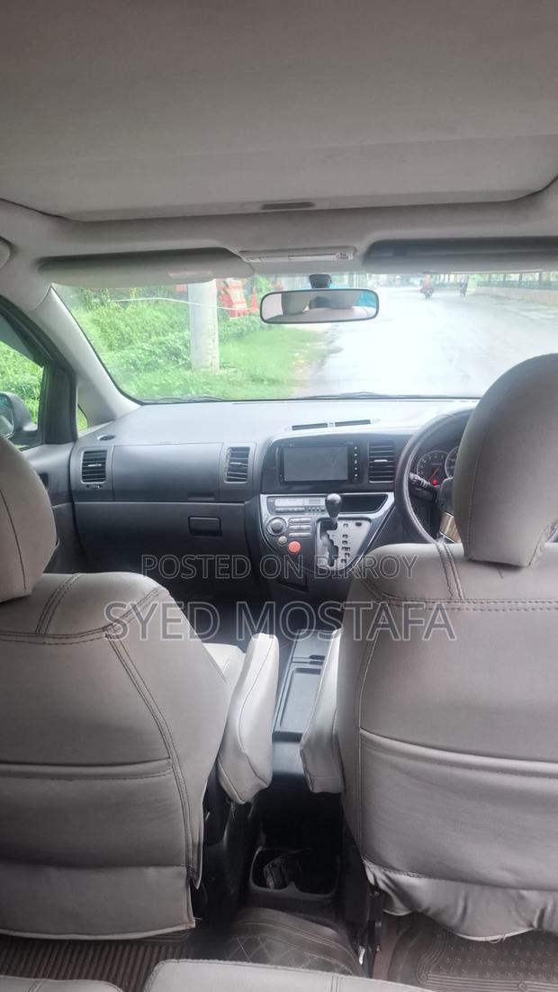 Toyota Wish 2004 Blue