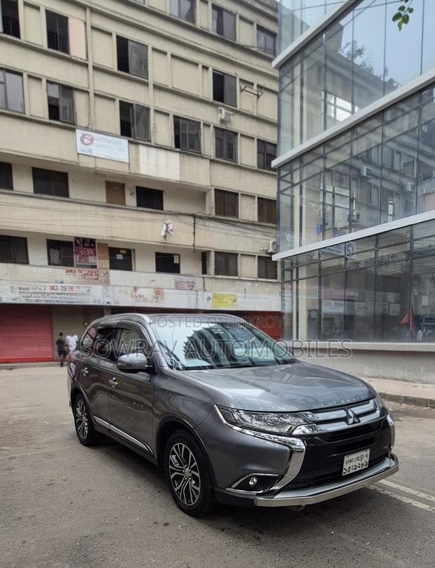 Mitsubishi Outlander 2017 Gray