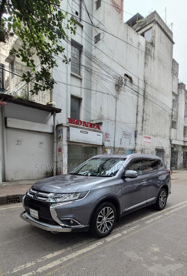 Mitsubishi Outlander 2017 Gray