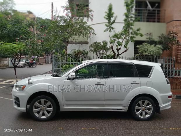 Mitsubishi Outlander Sport ES 2011 Pearl