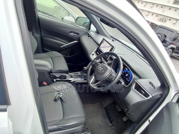 Toyota Corolla Cross 2021 Pearl