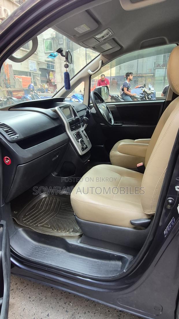 Toyota Noah 2011 Black