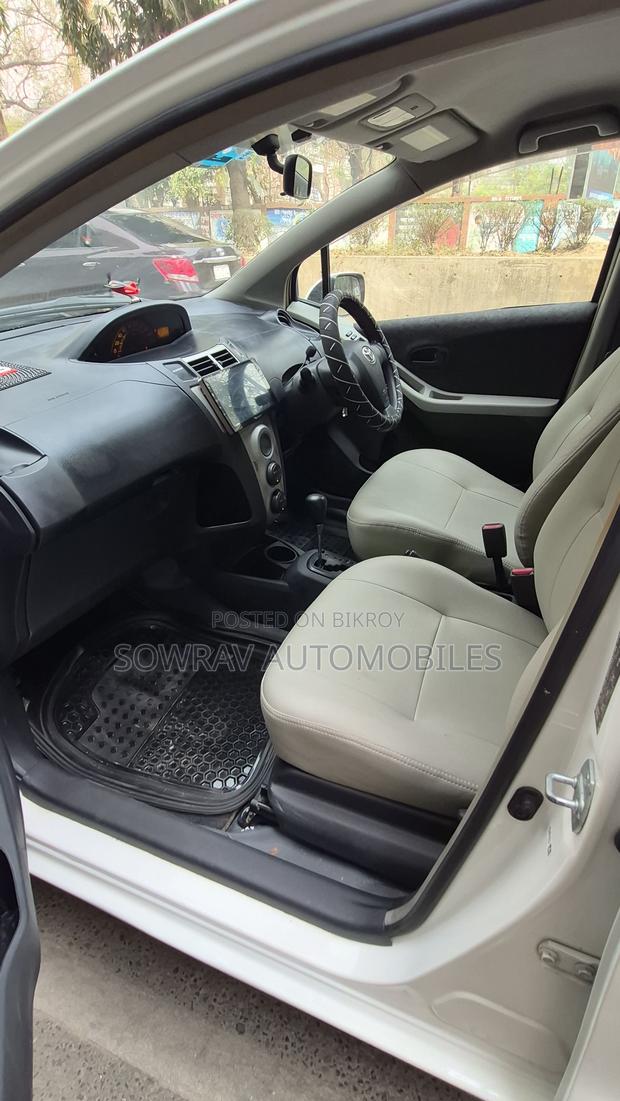 Toyota Vitz 2009 White