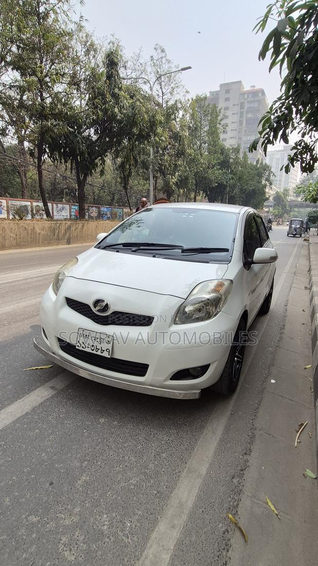 Toyota Vitz 2009 White
