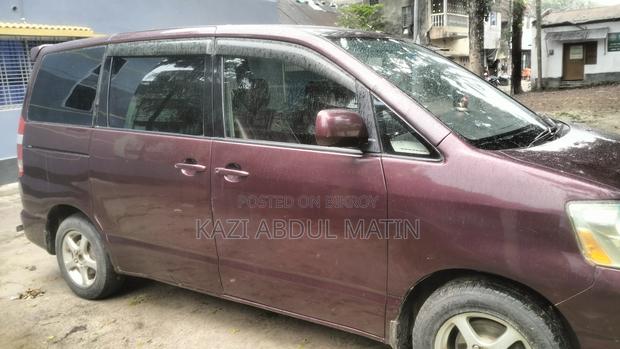 Toyota Noah 2003 Maroon