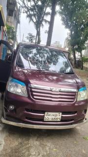 Toyota Noah 2003 Maroon for sale