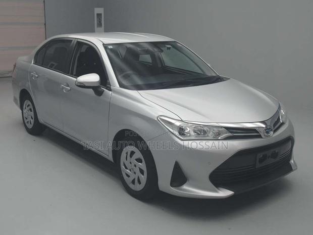 Toyota Axio 2021 Silver
