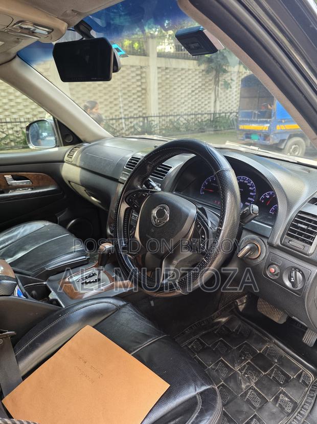 SsangYong Rexton 2016 Black