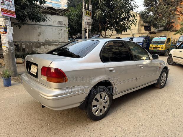 Honda Civic DX 4dr Sedan 1997 Silver