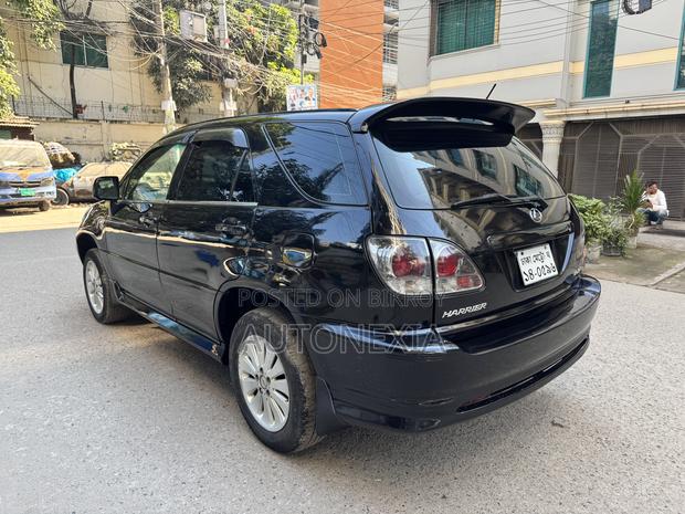 Toyota Harrier 2.2 16V 2000 Black