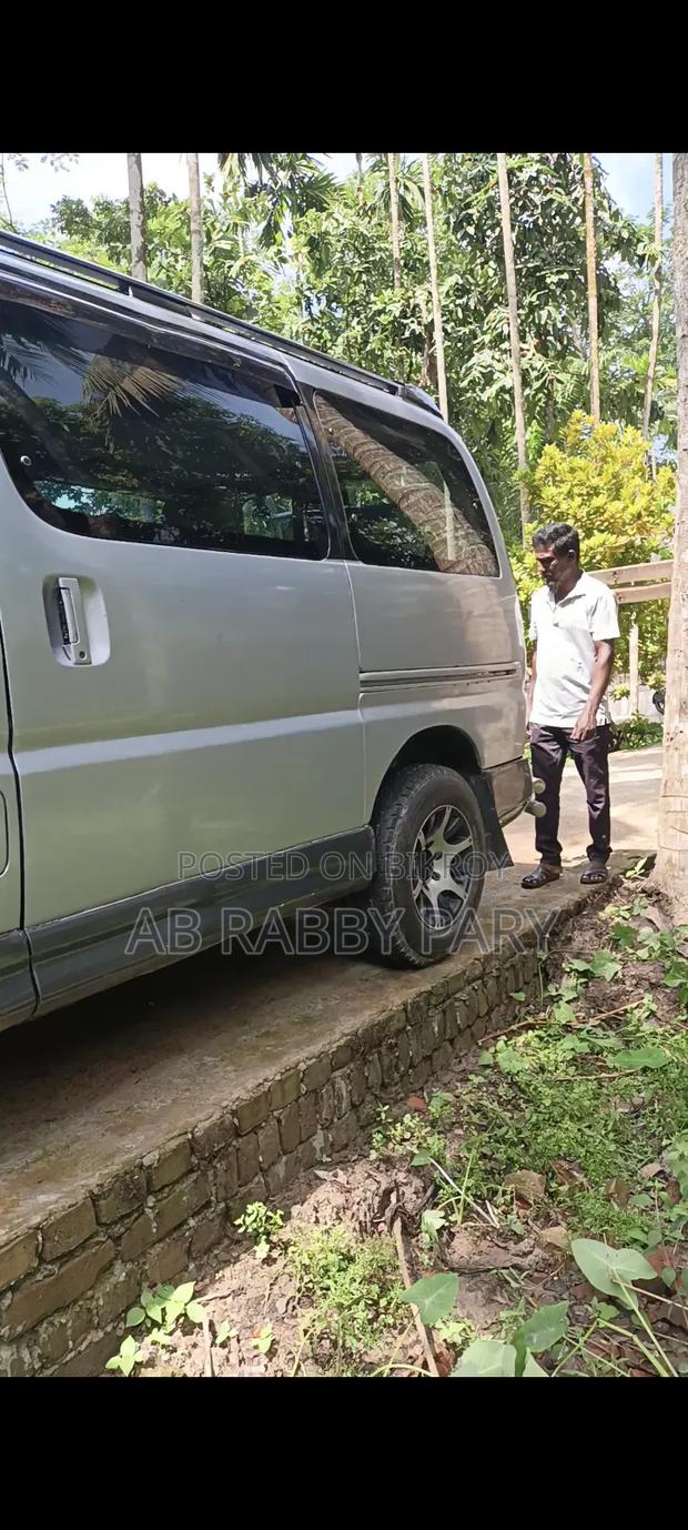 Toyota Noah 2003 Silver