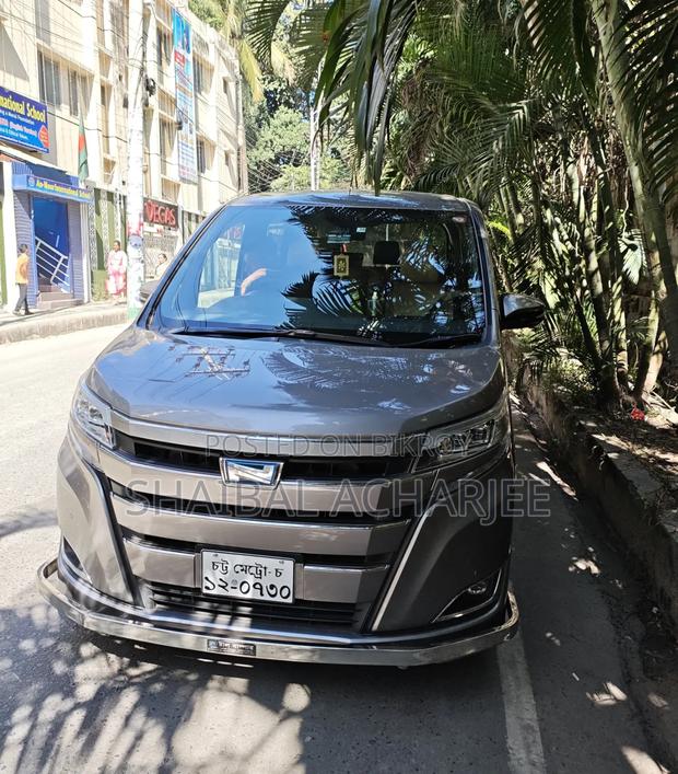 Toyota Noah 2019 Brown