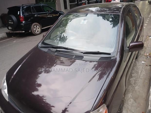 Toyota Platz 2000