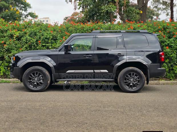 New Toyota Land Cruiser Prado 2.7 2024 Black