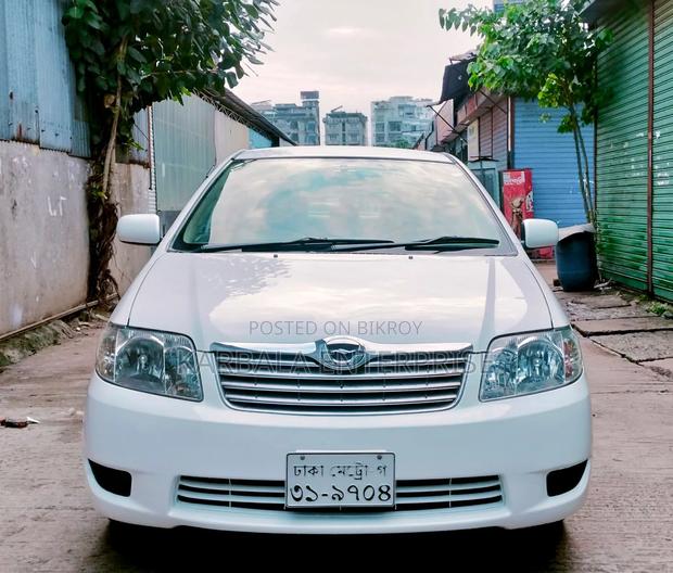 Toyota Corolla 2005 White