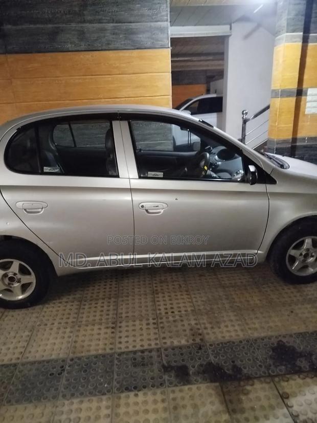 Toyota Platz 2001 Silver