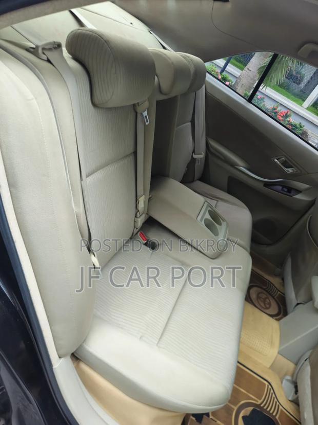 Toyota Premio 2012 Black