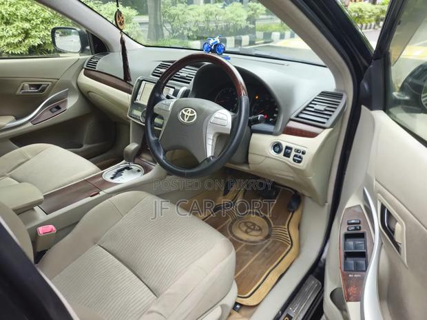 Toyota Premio 2012 Black