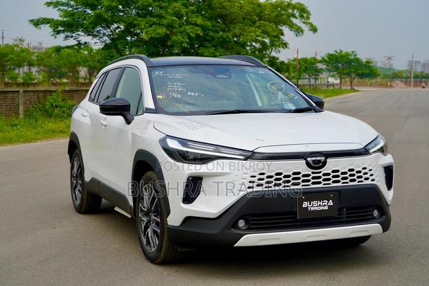 New Toyota Corolla Cross LE 2026 Pearl