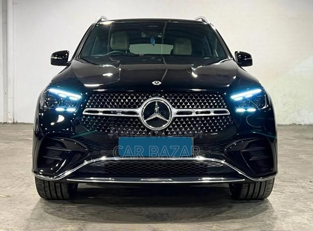 New Mercedes-Benz E400 2025 Black