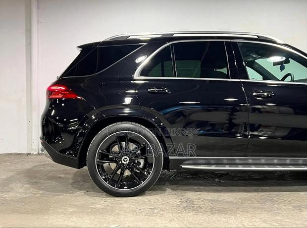 New Mercedes-Benz E400 2025 Black