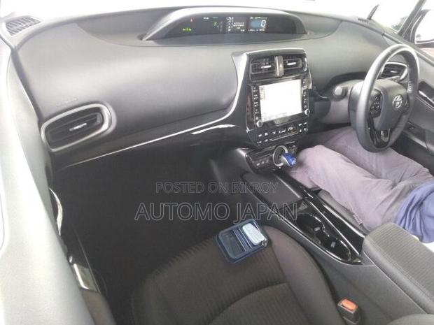 Toyota Prius Plug-in Hybrid 2025 Blue