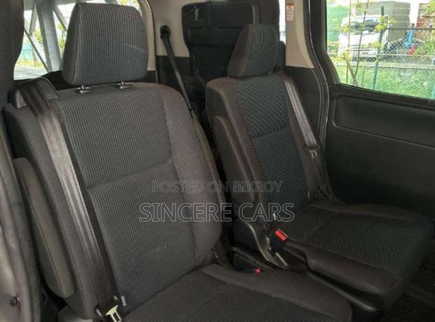 Toyota Noah 2021 Silver