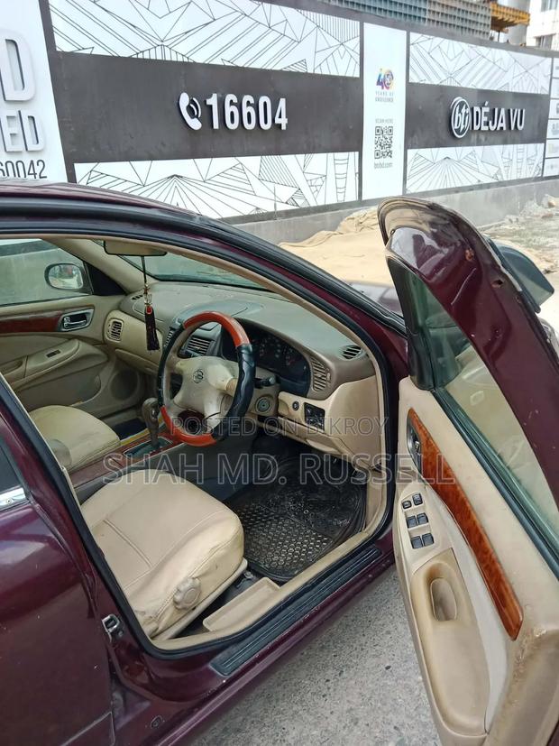 Nissan Bluebird 2004 Red